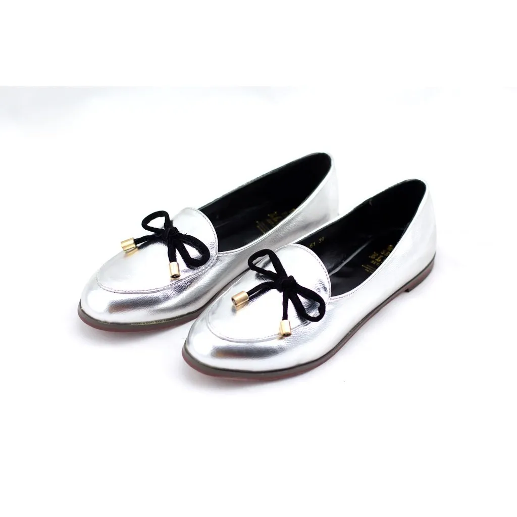 Oscar silver with a feminine bow loafers