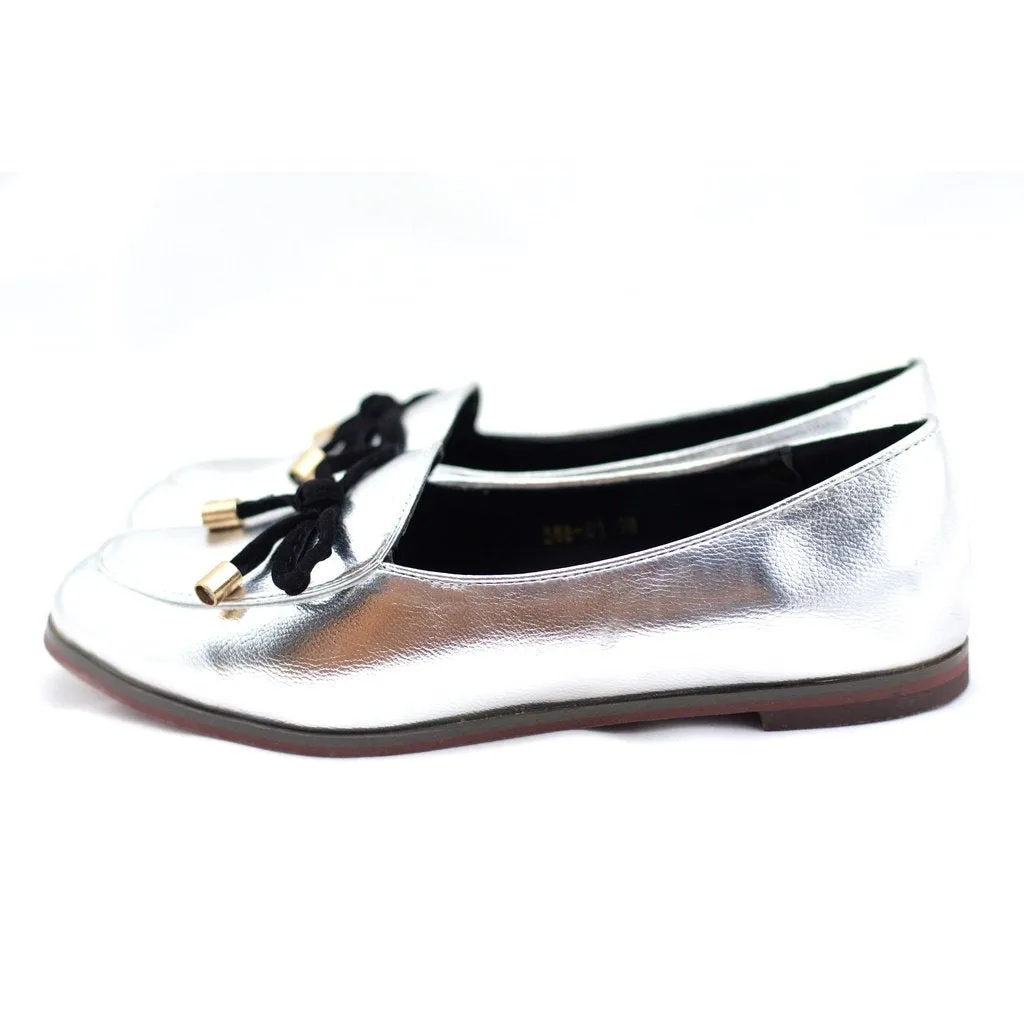 Oscar silver with a feminine bow loafers